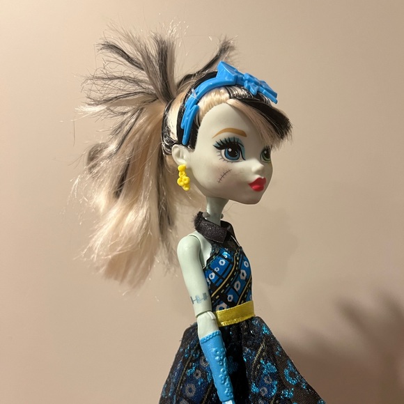 Monster High Doll Frankie Stein  Dance The Fright Away Mattel - Picture 2 of 6